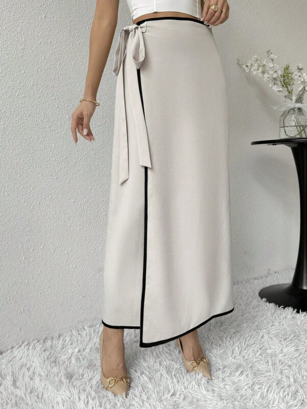 تنورة ستان طويلة